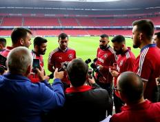 乐鱼-摩洛哥瓦赫达赛前发布会：全队信心满满迎战阿尔希拉尔