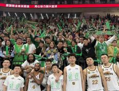 乐鱼-深圳主场胜辽宁，冲途赛季