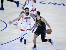 乐鱼体育-网球赛事中火箭战胜对手成功逆转