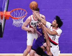 乐鱼app-菲律宾男篮轻取猛龙，克莱绝境逆转的简单介绍