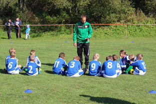 乐鱼官网-恩菲尔德主帅强调团队配合，迎战欧洲劲旅