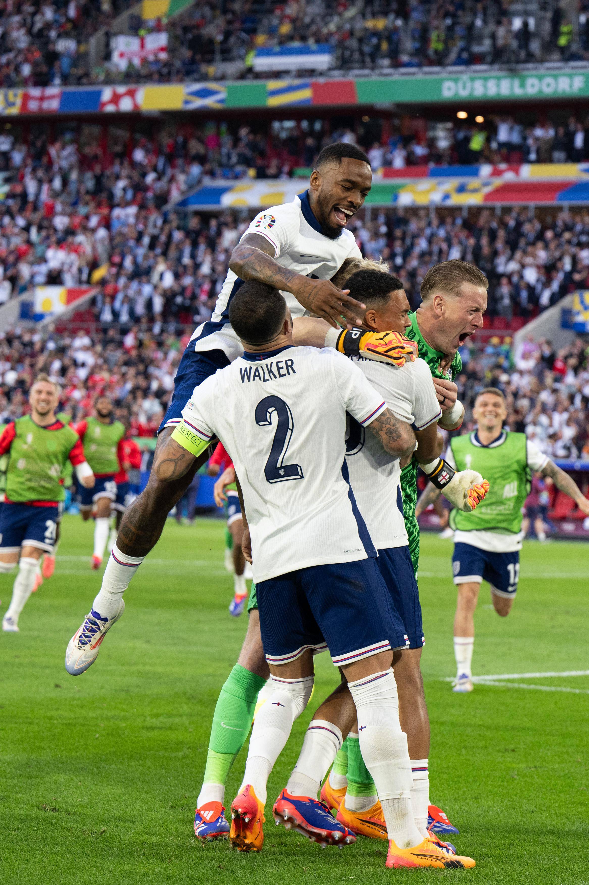 乐鱼体育网站入口-英格兰逆袭取胜，豪取三分晋级机会大增的简单介绍