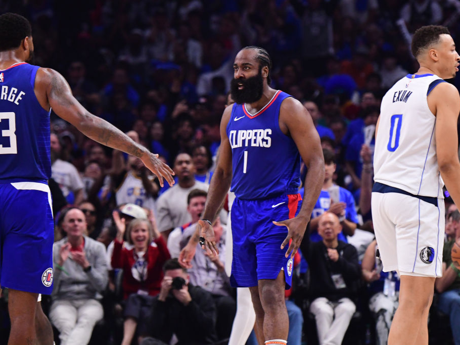 乐鱼体育-快船擒下独行侠，继续取得胜利