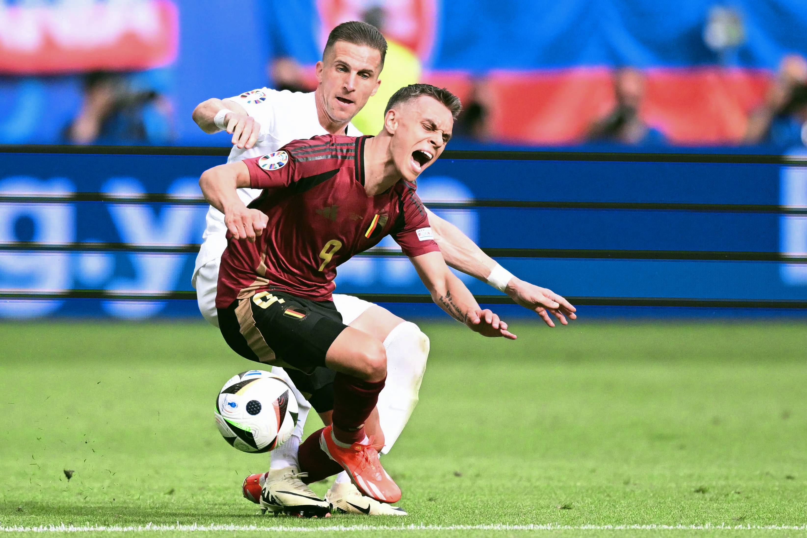 乐鱼官网-克罗地亚队大胜斯洛伐克，实力强劲