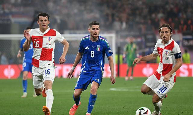 乐鱼官网-克罗地亚队大胜斯洛伐克，实力强劲