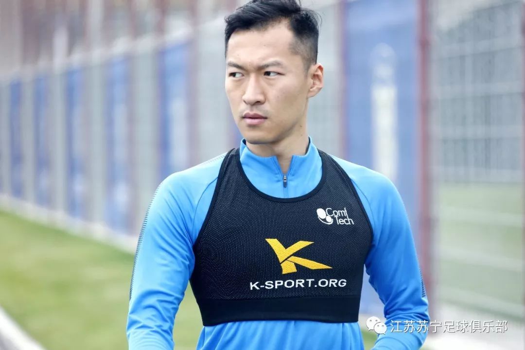 乐鱼体育网站入口-包含无畏的球员们冲刺向胜利目标，精彩时刻尽显的词条