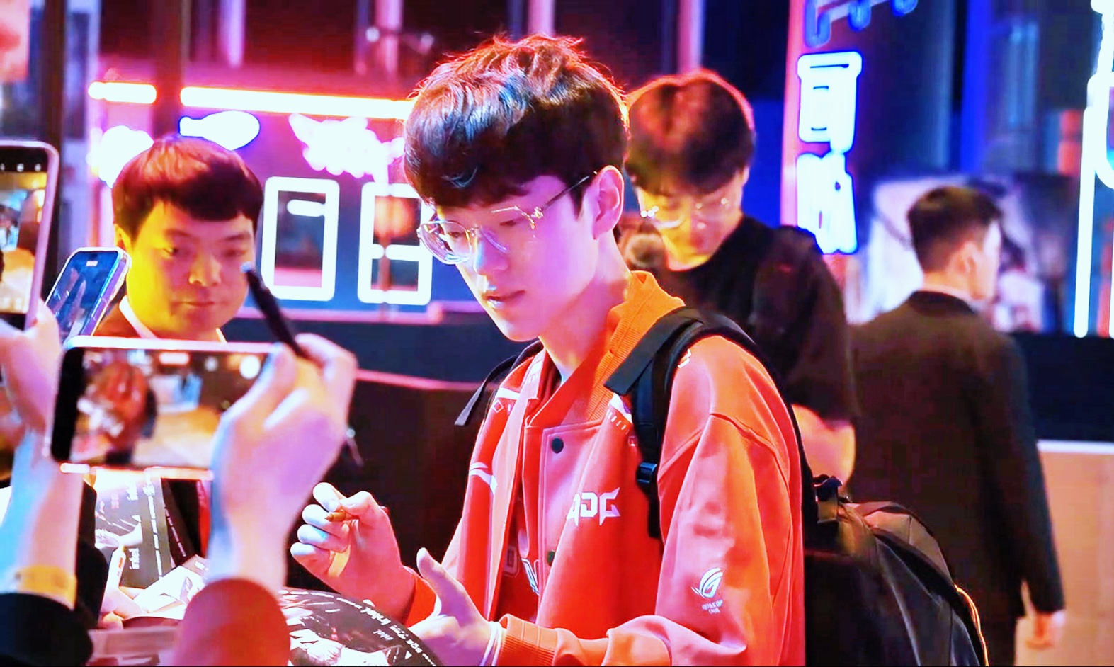 乐鱼 vip 注册-CLG险胜C9,Scout单局斩获MVP四强赛2:0(洛杉矶)