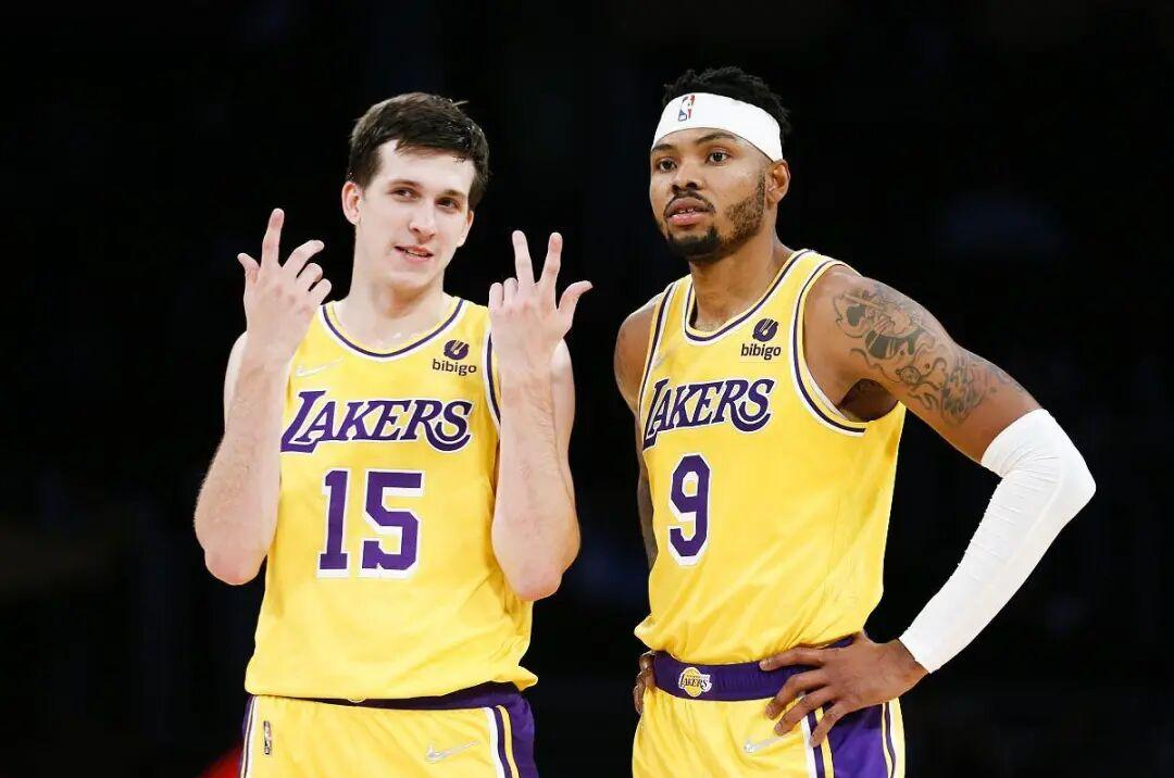 乐鱼体育网站入口-湖人险胜美国男篮,福克斯统治全场的简单介绍